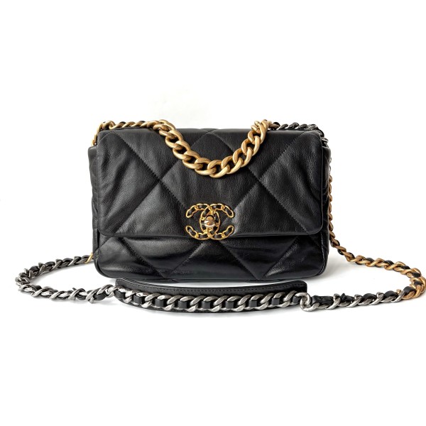CHANEL 19 Handbag